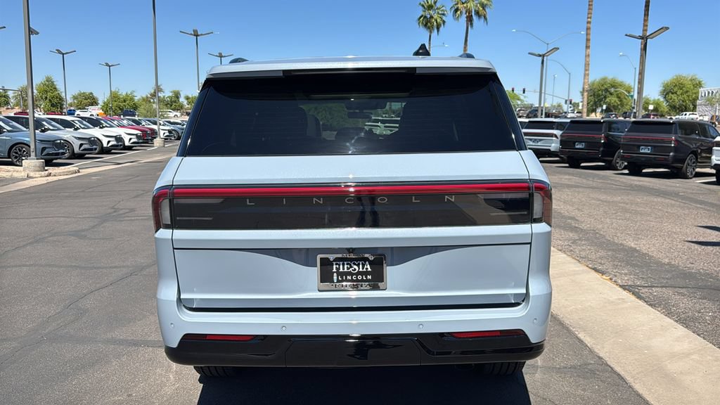 New 2026 Lincoln Navigator Reserve w/ Jet Appearance Package AWD/4WD image 24