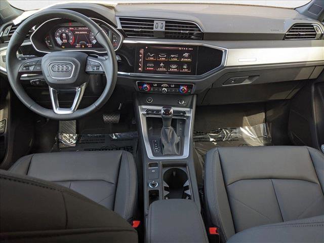 New 2025 Audi Q3 2.0T Premium image 14