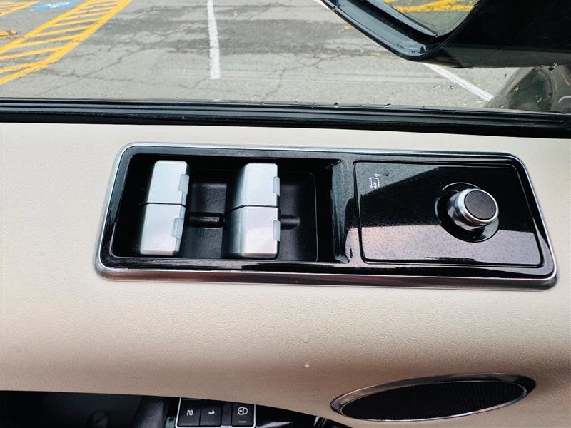 Used 2019 Land Rover Range Rover Sport HSE Dynamic image 39