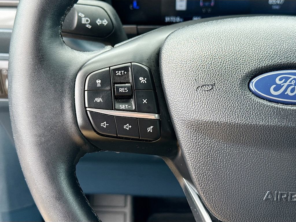 Certified 2025 Ford Maverick Lariat w/ Black Appearance Package AWD/4WD image 12
