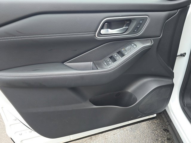 New 2026 Nissan Rogue Platinum AWD/4WD image 17