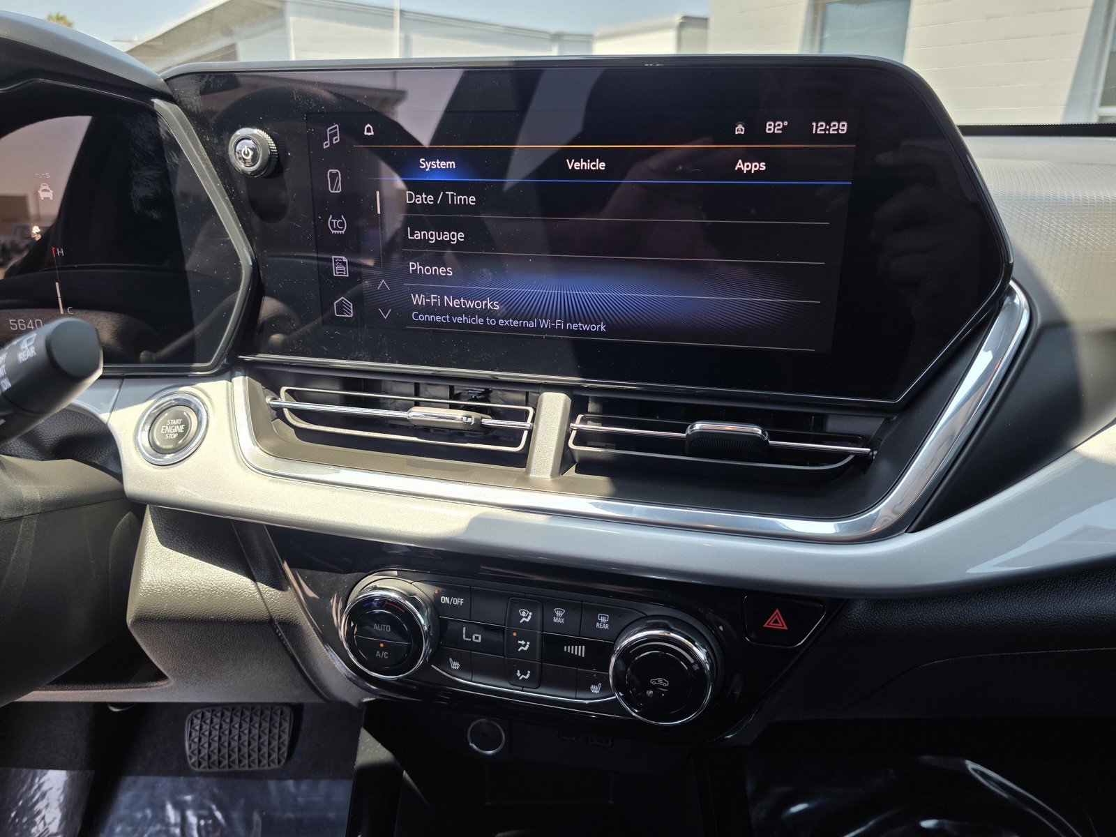 Certified 2025 Chevrolet Trax LT w/ Driver Confidence Package image 21