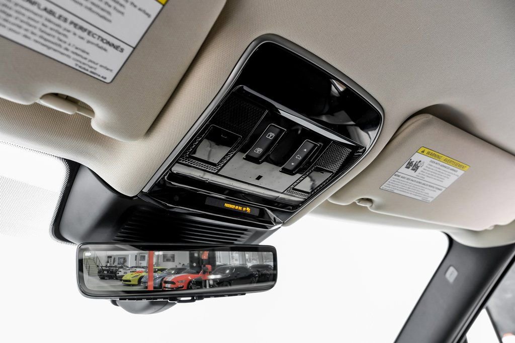 Used 2022 Land Rover Range Rover Long Wheelbase SE image 21