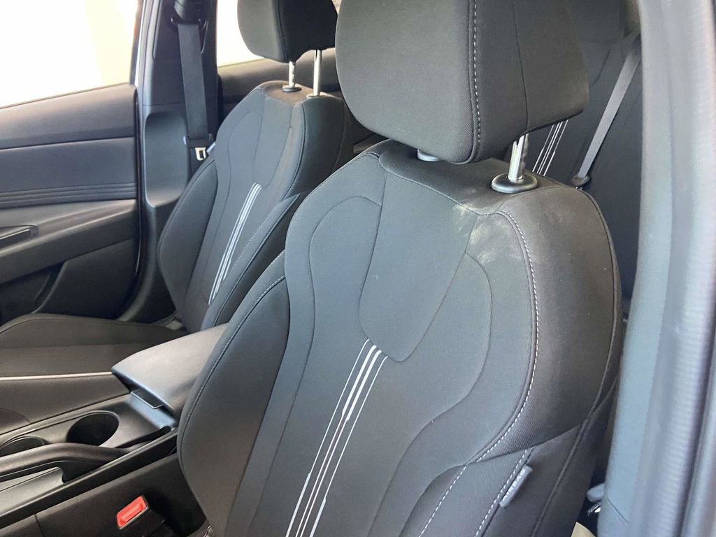 Certified 2025 Hyundai Elantra Sport image 14