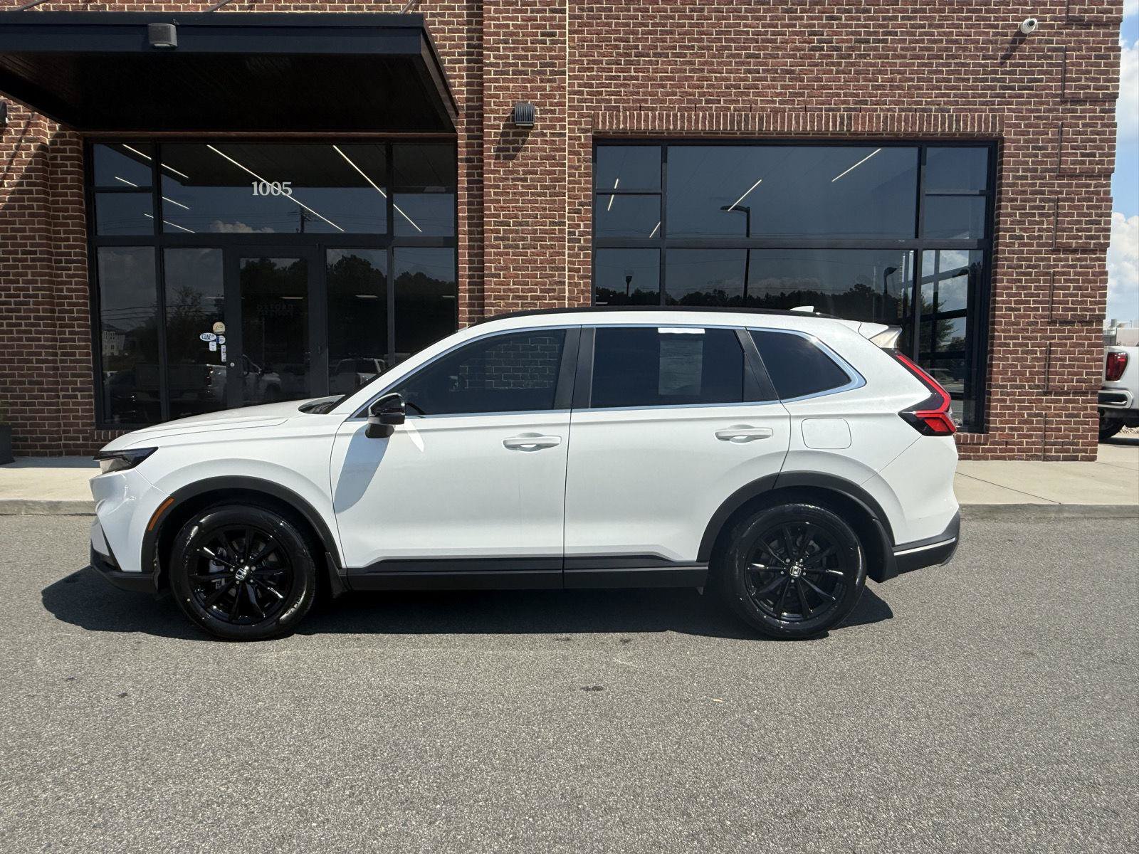 Used 2025 Honda CR-V Sport image 3