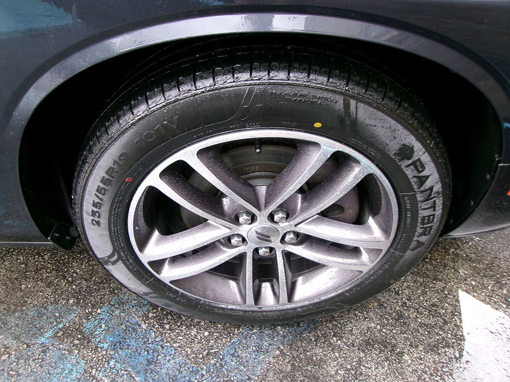 Used 2019 Dodge Challenger SXT image 9