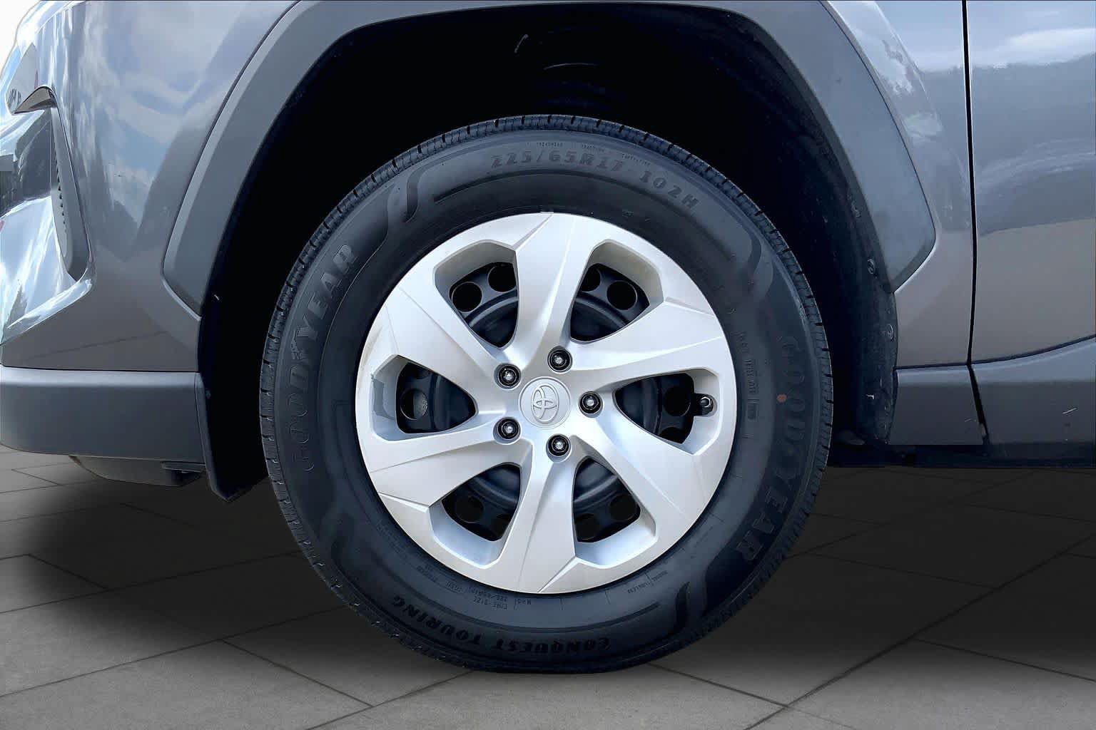 Used 2024 Toyota RAV4 LE FWD image 11