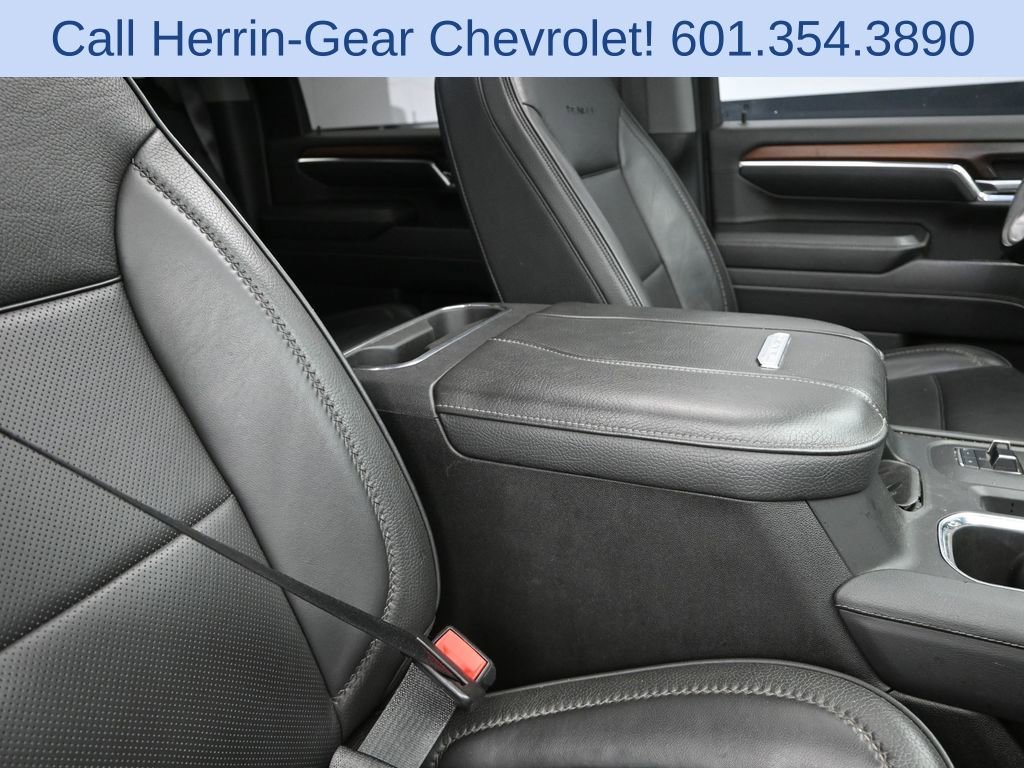 Used 2024 GMC Sierra 3500 Denali w/ Denali Reserve Package image 30