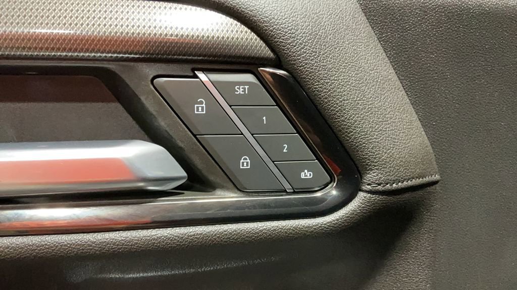 Used 2022 GMC Sierra 1500 AT4 w/ AT4 Preferred Package image 8