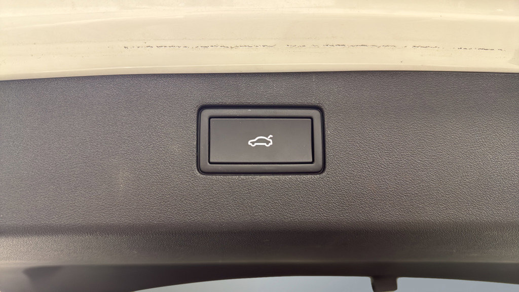 Certified 2025 Volkswagen Tiguan SE AWD/4WD image 40