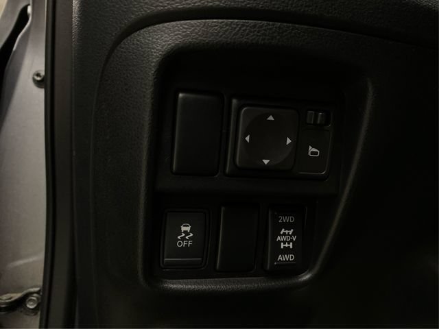 Used 2014 Nissan Juke SL AWD/4WD image 24