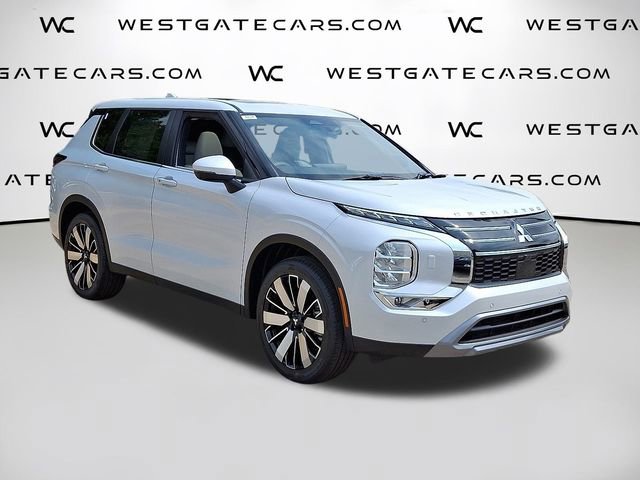 New 2025 Mitsubishi Outlander SE image 2