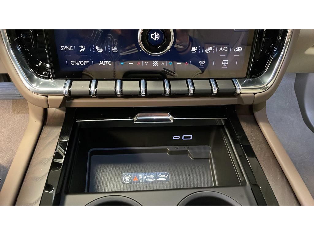 New 2026 GMC Yukon XL Denali w/ Denali Reserve Package AWD/4WD image 14