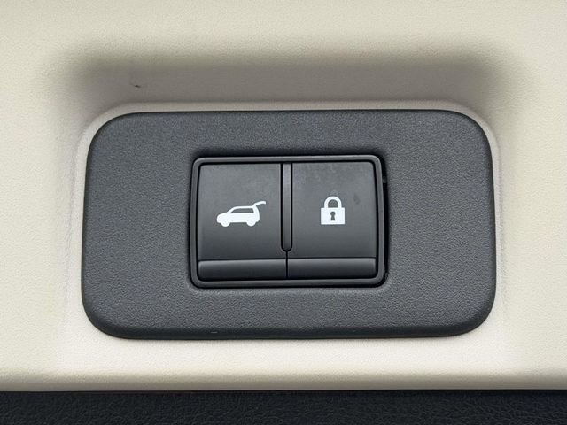 Used 2023 Nissan Ariya FWD image 12