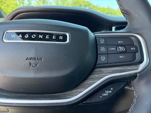 Used 2022 Jeep Wagoneer Series III w/ Rear Seat Video Group 1 AWD/4WD image 42