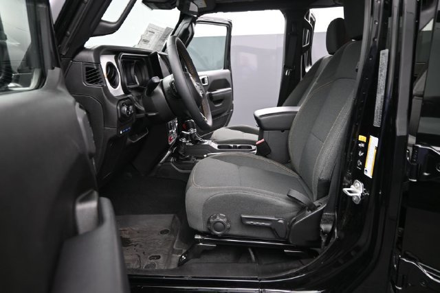 Used 2024 Jeep Wrangler Unlimited AWD/4WD image 10