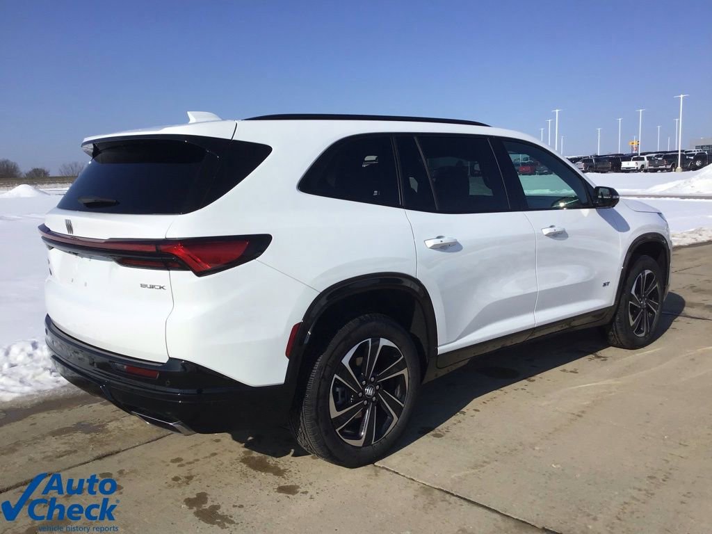 Used 2025 Buick Enclave Sport Touring image 4