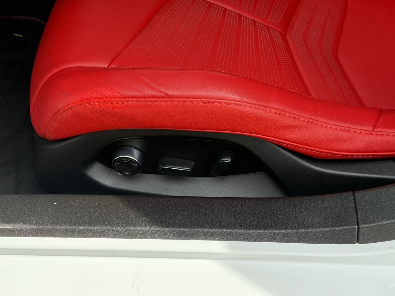 Used 2025 Chevrolet Corvette Stingray Preferred Cpe w/ Stealth Interior Trim Package image 25