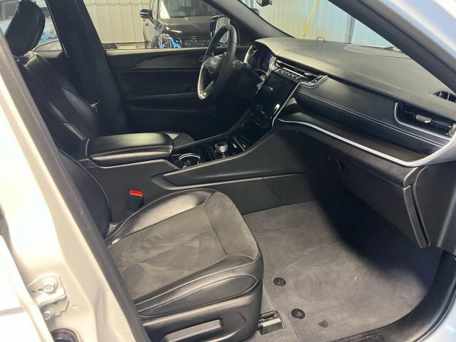 Used 2023 Jeep Grand Cherokee L Laredo AWD/4WD image 11