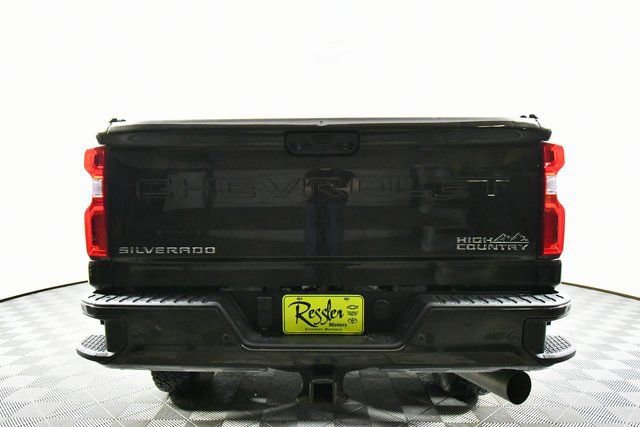 Used 2021 Chevrolet Silverado 2500 High Country w/ Safety Package II image 12