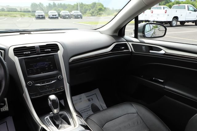 Used 2015 Ford Fusion SE w/ Equipment Group 502A FWD image 27