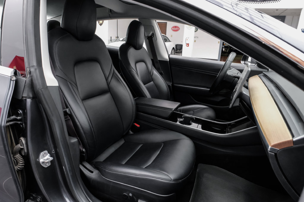 Used 2018 Tesla Model 3 Long Range RWD image 33