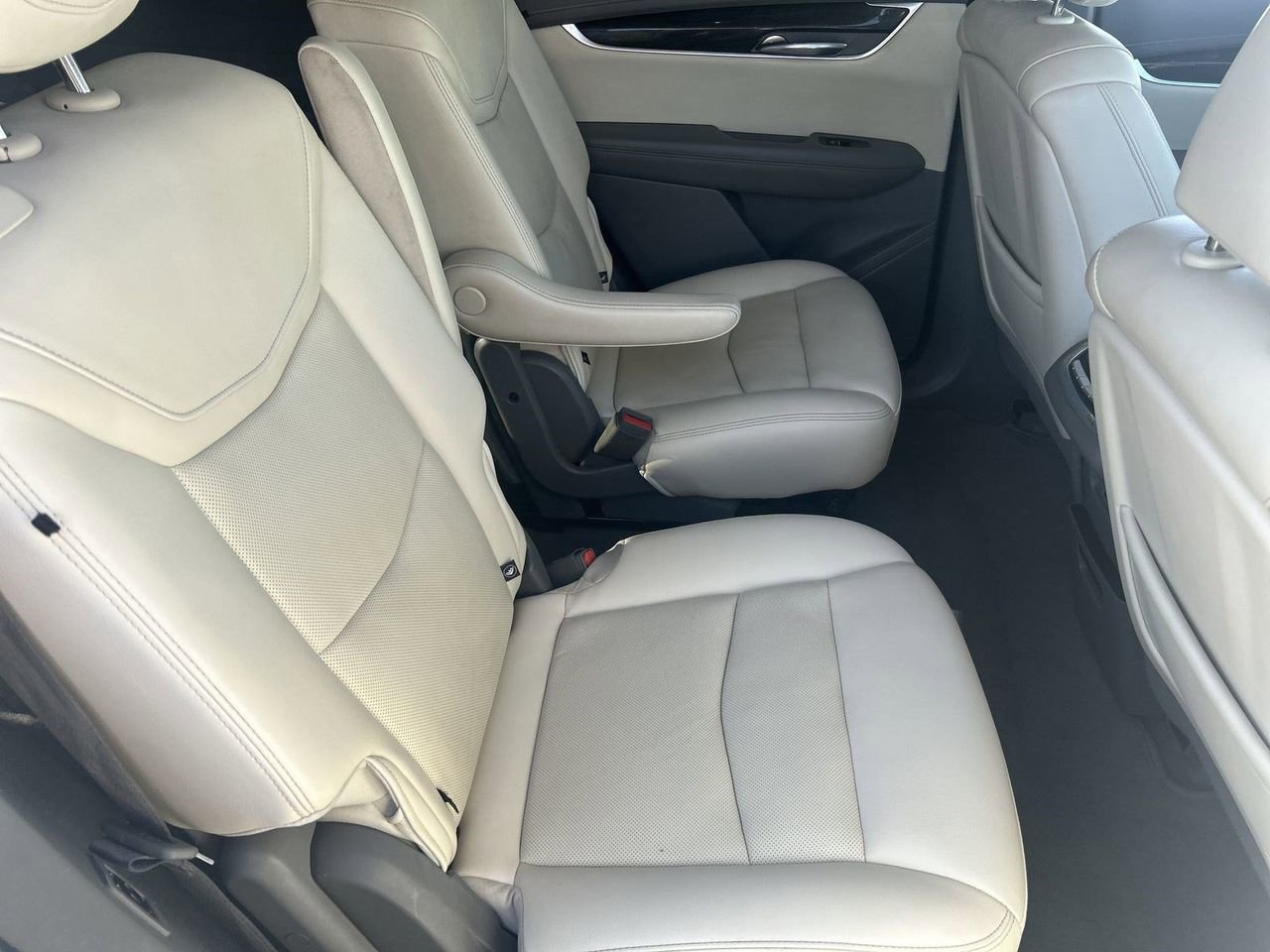 Used 2021 Cadillac XT6 Premium Luxury image 9