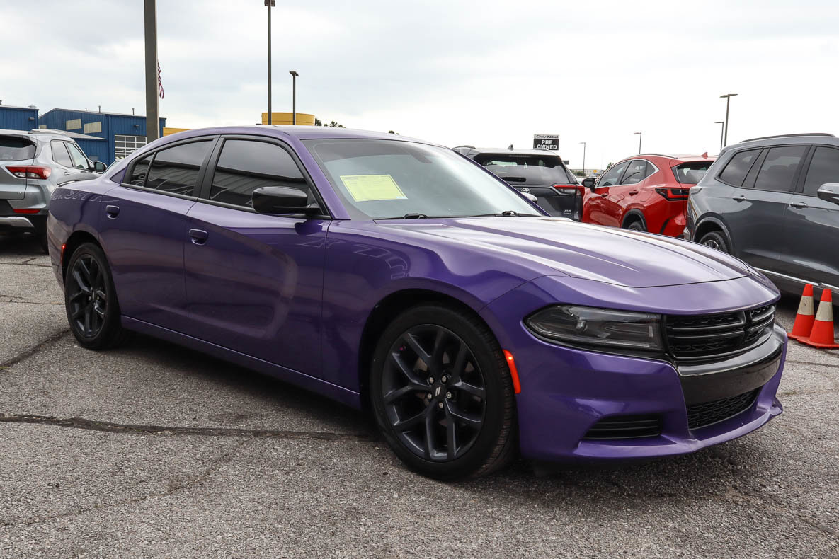 Used 2023 Dodge Charger SXT w/ Blacktop Package RWD image 3