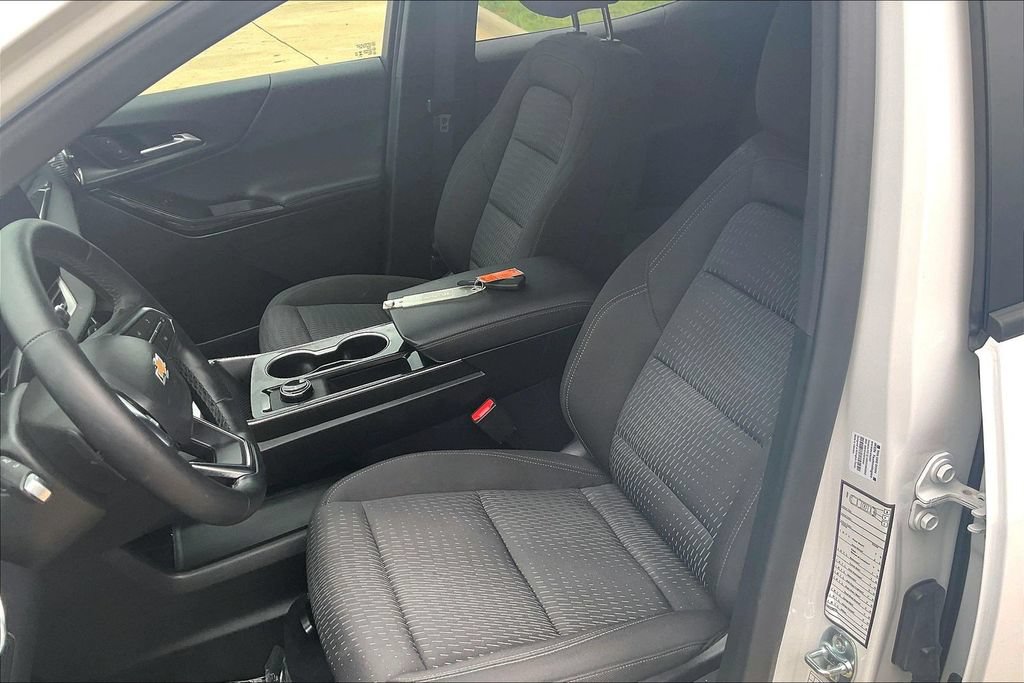 Used 2026 Chevrolet Equinox LT FWD image 24