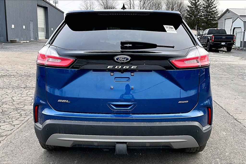 Used 2022 Ford Edge SEL w/ Convenience Package image 9