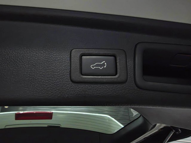 Used 2015 Subaru Forester 2.5i Limited AWD/4WD image 38