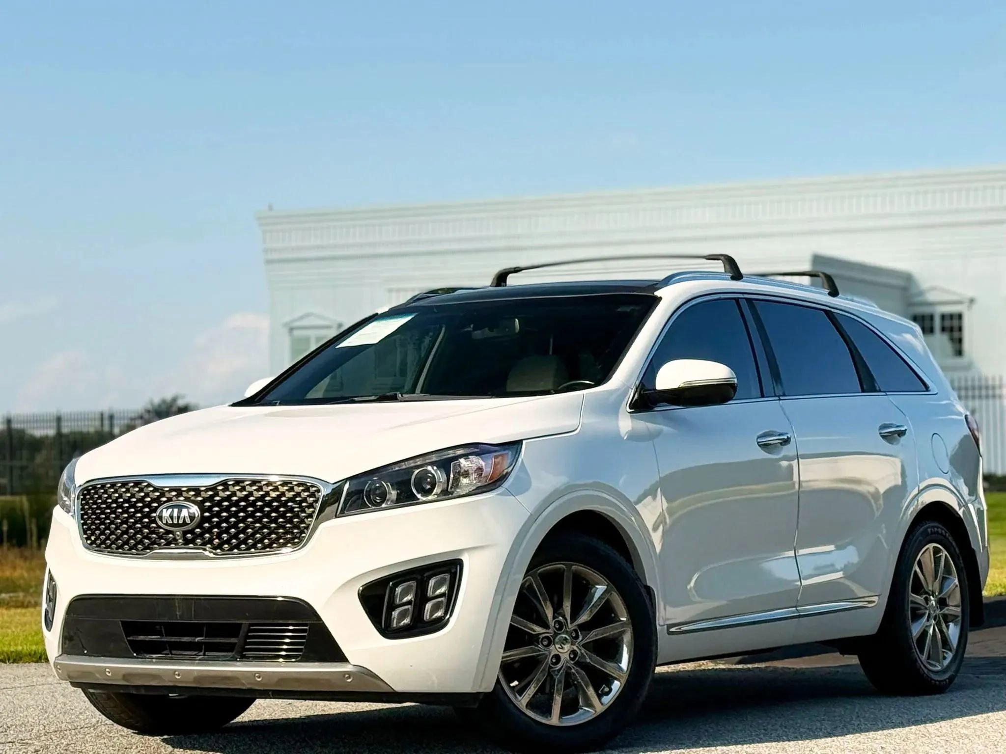 Used 2018 Kia Sorento SX image 1