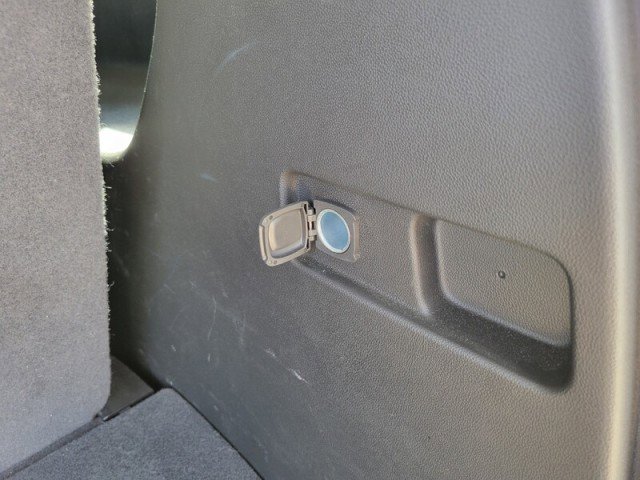 Used 2023 GMC Acadia Denali w/ Denali Ultimate Package image 9