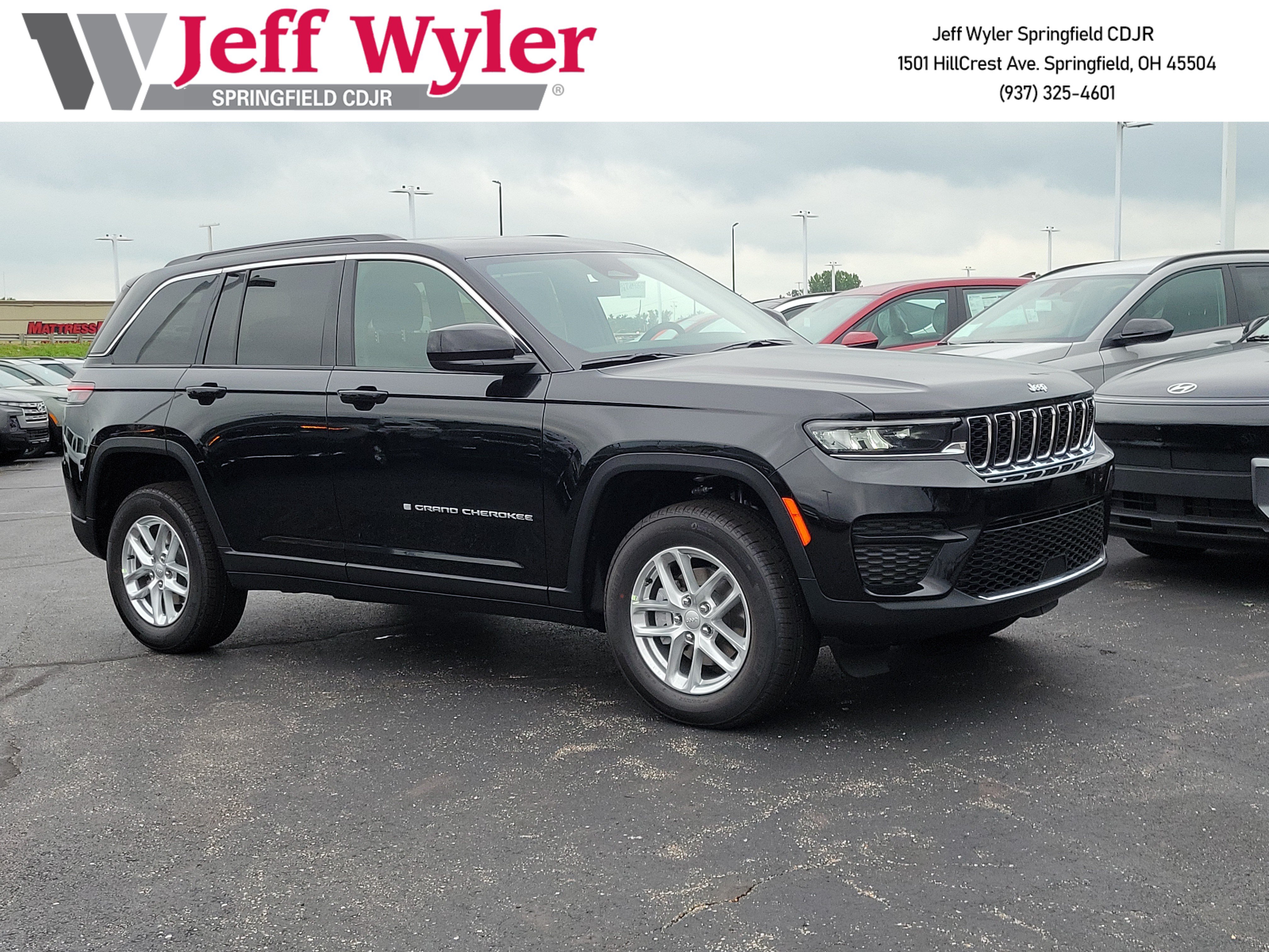 New 2026 Jeep Grand Cherokee Laredo X AWD/4WD image 1