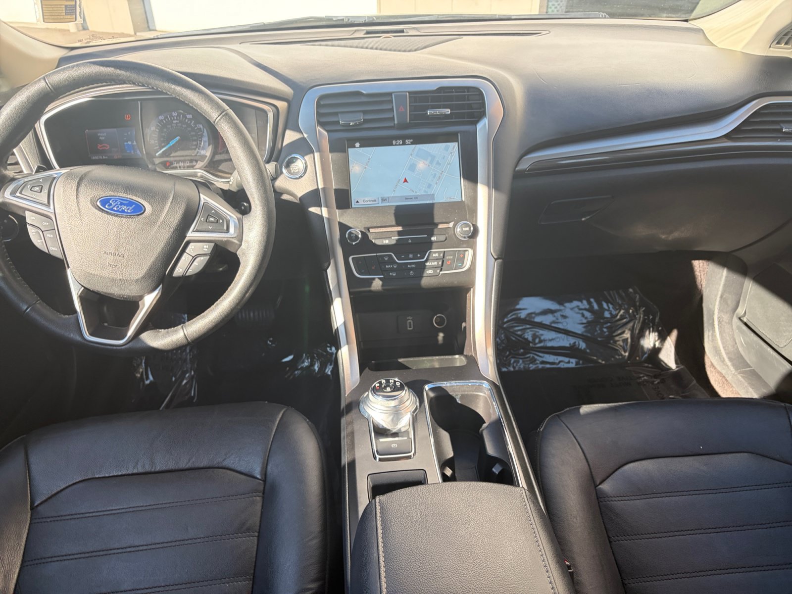 Used 2017 Ford Fusion SE w/ Fusion SE Technology Package AWD/4WD image 16