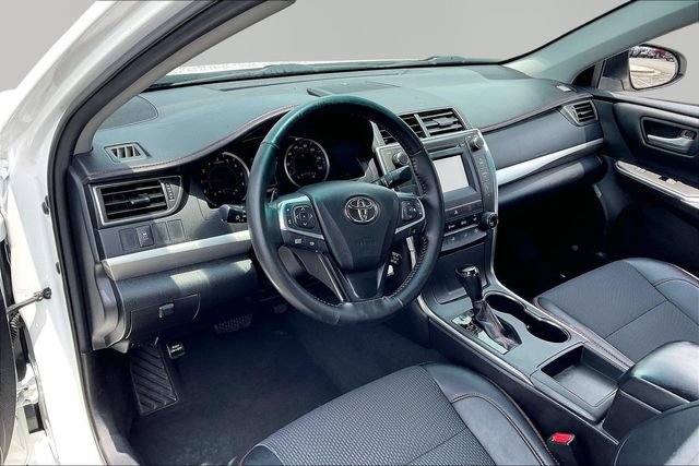 Used 2016 Toyota Camry SE FWD image 12