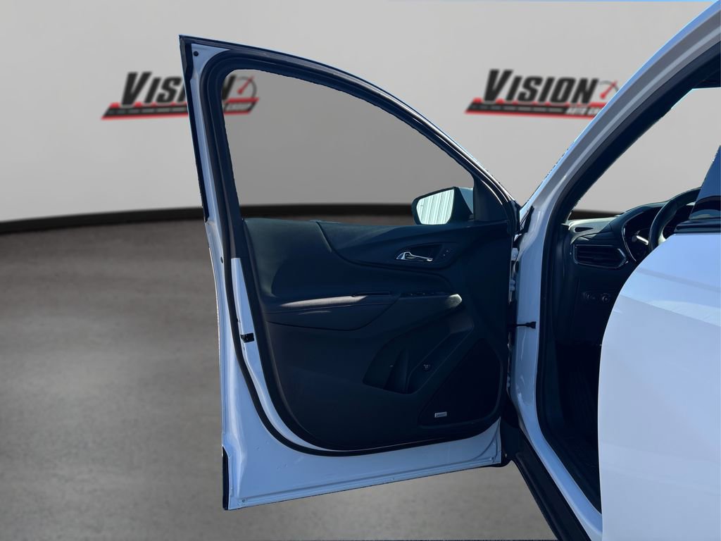 Used 2024 Chevrolet Equinox RS w/ RS Leather Package image 24