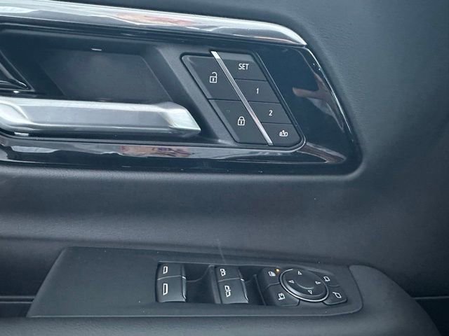 Used 2025 Chevrolet Tahoe High Country image 34