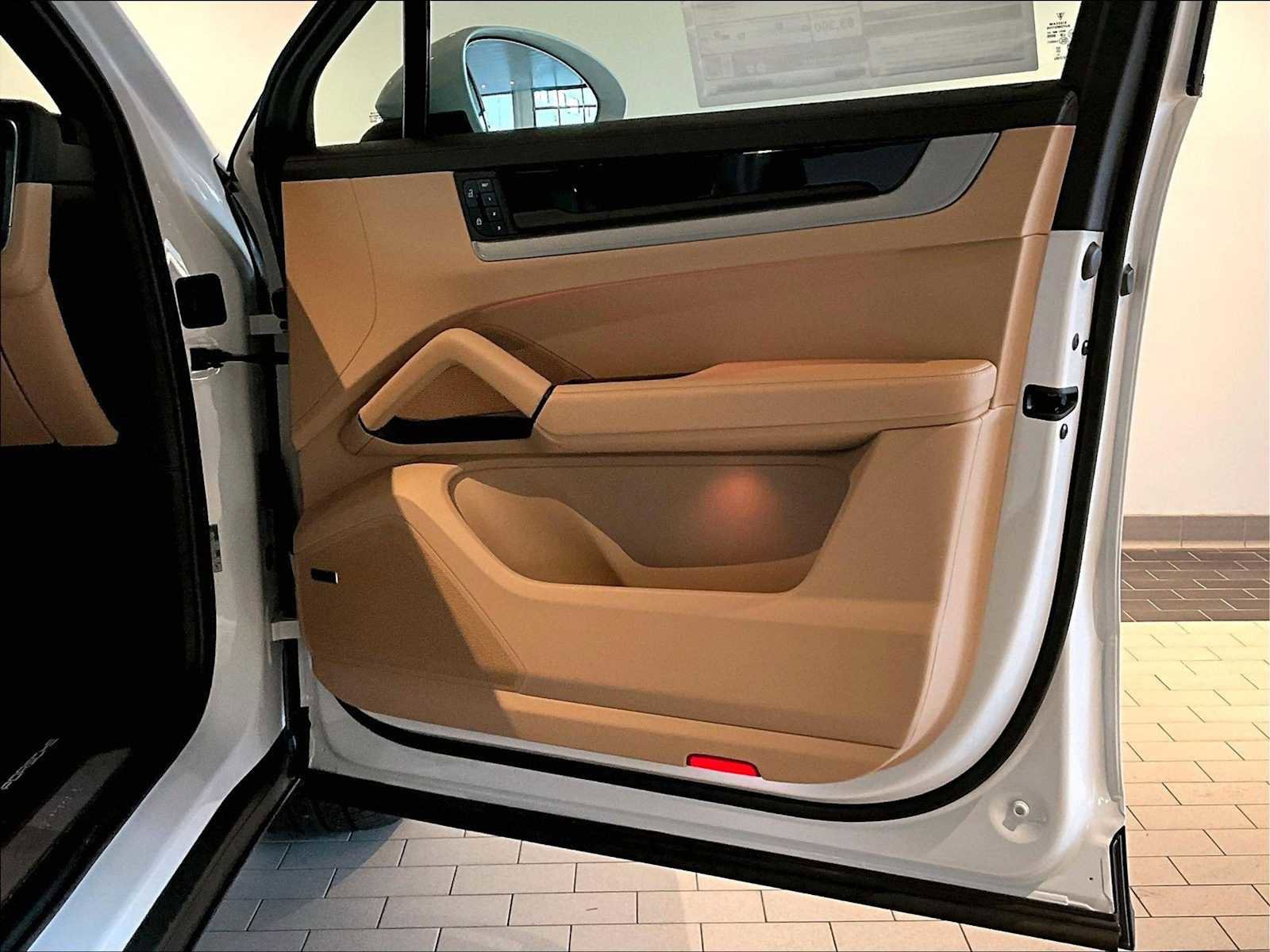 New 2026 Porsche Cayenne AWD/4WD image 25