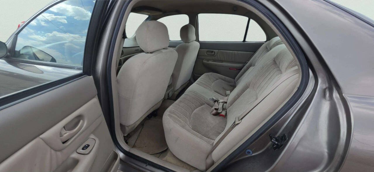 Used 2002 Buick Century Custom w/ Custom Premium Pkg FWD image 5