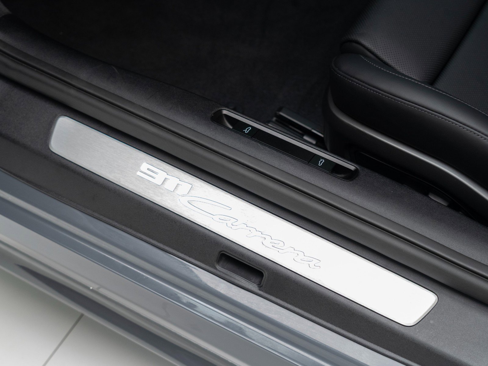 Certified 2025 Porsche 911 Carrera image 14