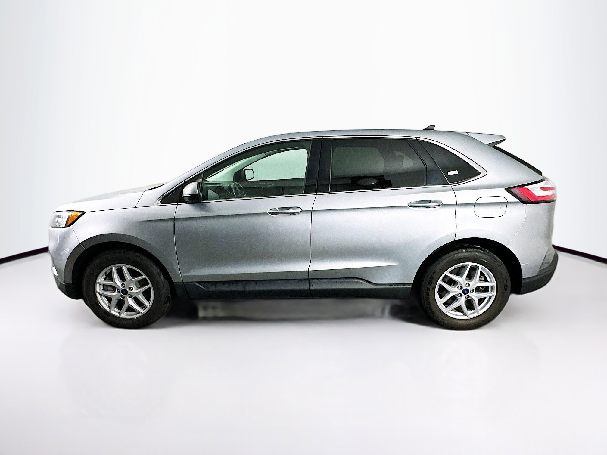Used 2022 Ford Edge SEL image 4