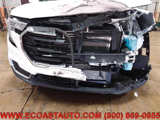 Used 2022 GMC Terrain SLE w/ LPO, Floor Liner Package AWD/4WD image 17