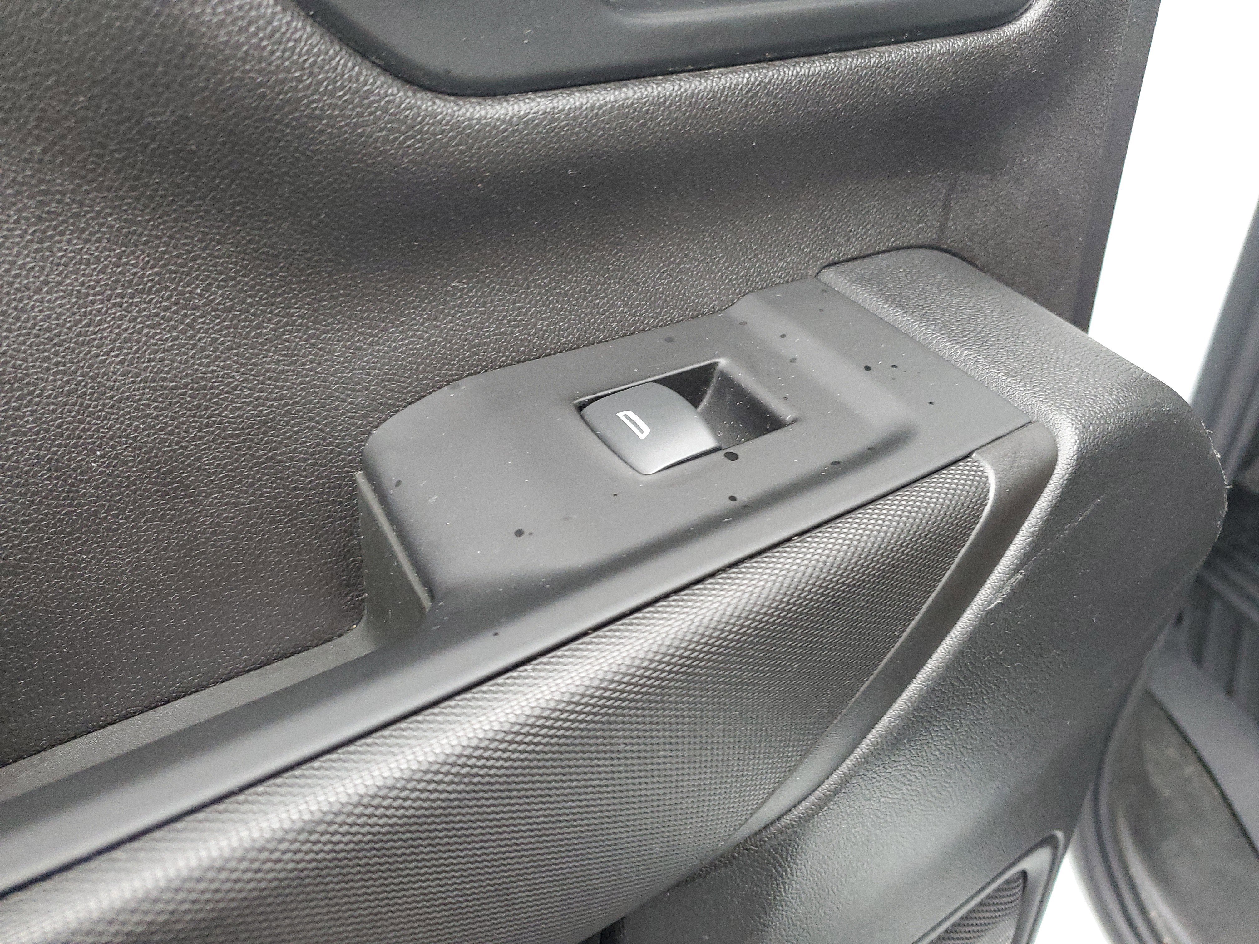 Used 2022 Chevrolet Silverado 2500 LT w/ Convenience Package image 12