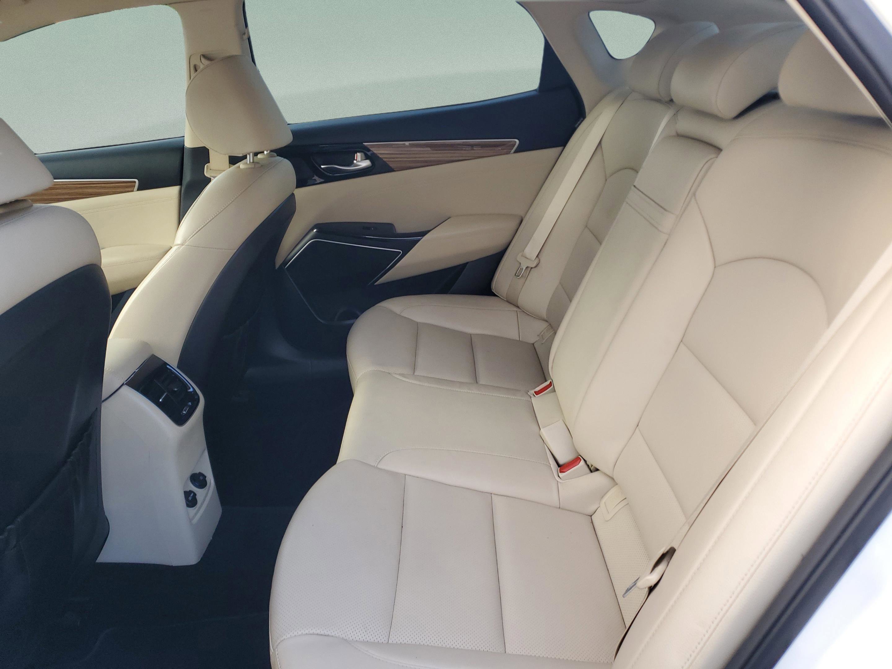 Certified 2019 Kia Cadenza Premium image 7