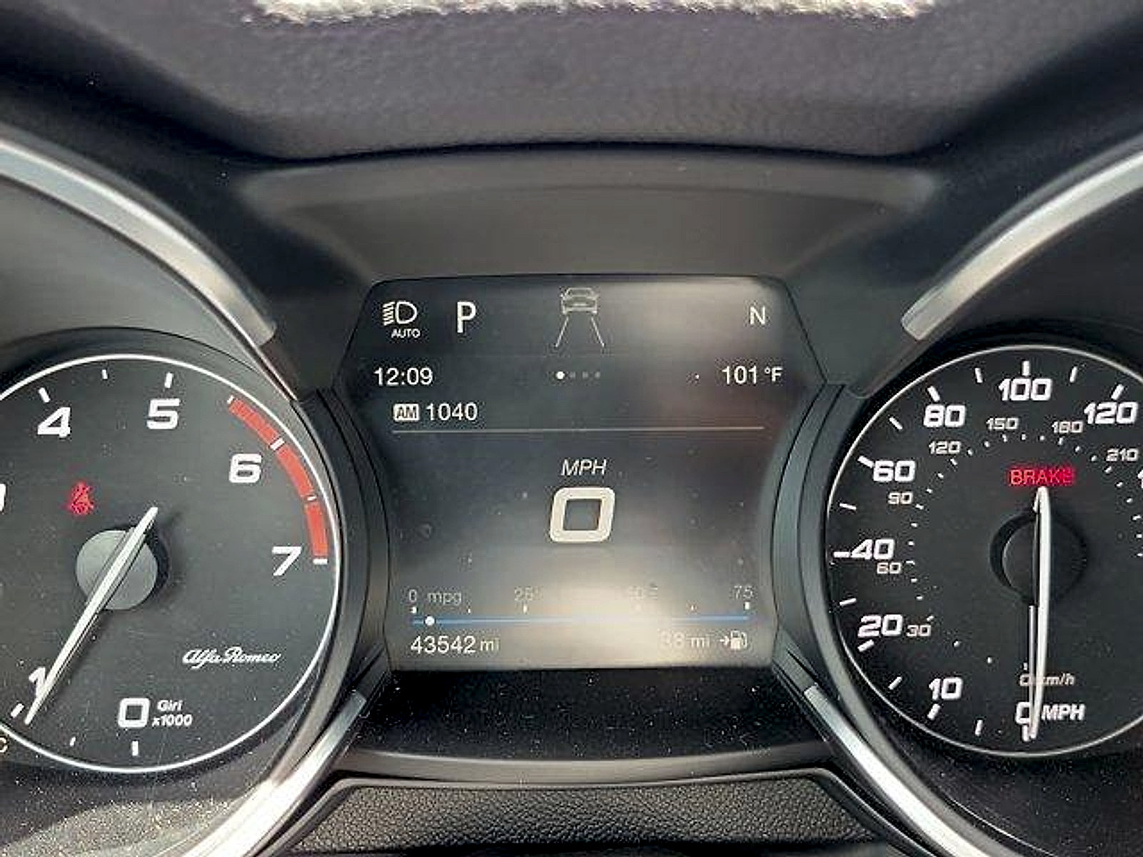Used 2018 Alfa Romeo Stelvio Ti Sport AWD/4WD image 25