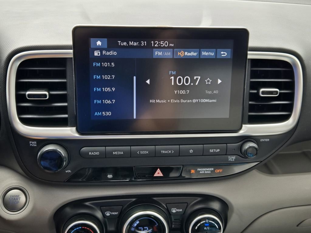 Certified 2024 Hyundai Venue SEL FWD image 19