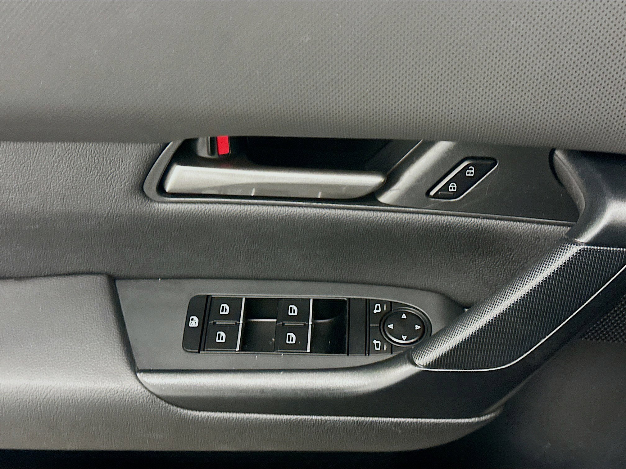 Used 2025 MAZDA CX-50 AWD 2.5 S w/ Preferred Package image 15