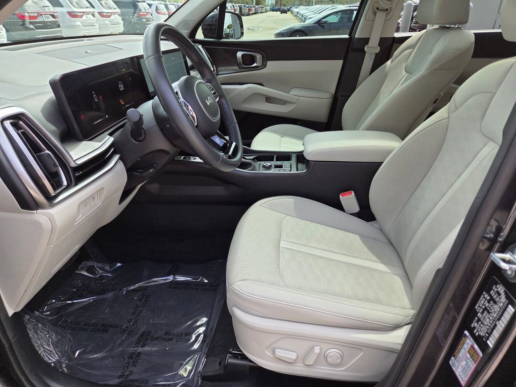 Used 2025 Kia Sorento EX w/ Panoramic Sunroof Package image 25