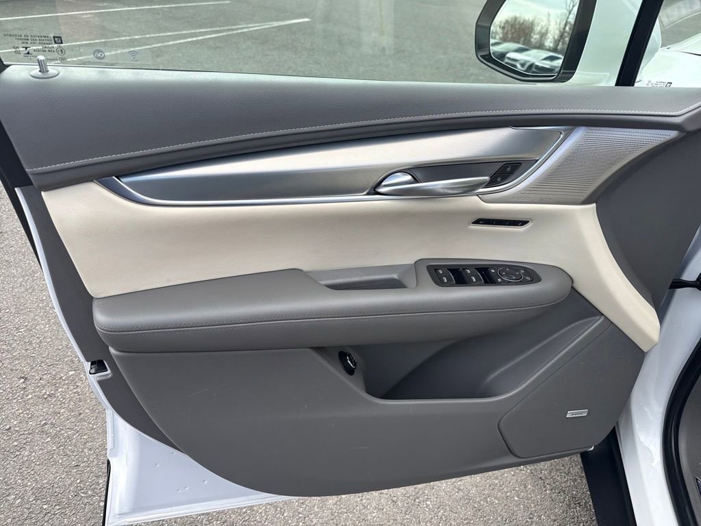 Certified 2022 Cadillac XT5 Premium Luxury w/ Technology Package image 5